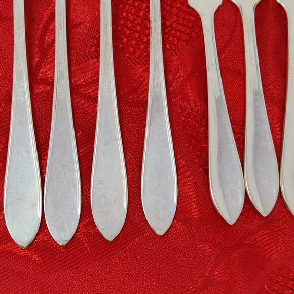 11X WM Rogers Silverplate Flat Butter Spreader Knife Cocktail Forks Pickwick - Picture 13 of 13